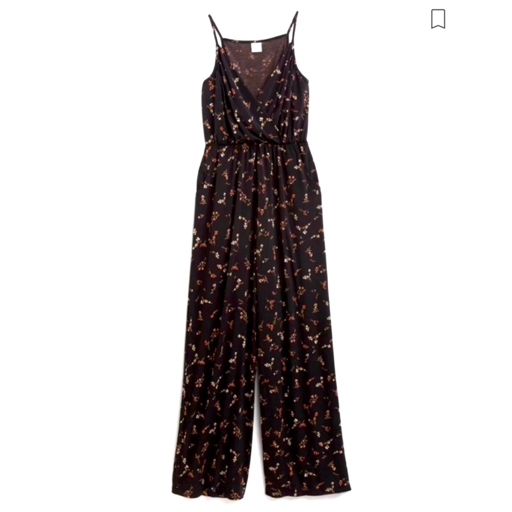 NWT Kaileigh Women’s Jumpsuit - size L